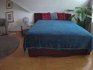 Sensualtease Cam Model camsoda voyeurcam-julmodels-whitebed-6