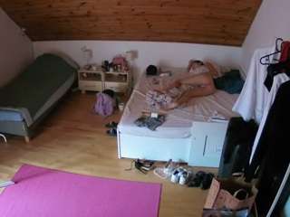 Free Cam Models voyeurcam-julmodels-whitebed-6 camsoda