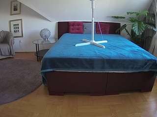 Cam Models Sites camsoda voyeurcam-julmodels-whitebed-6