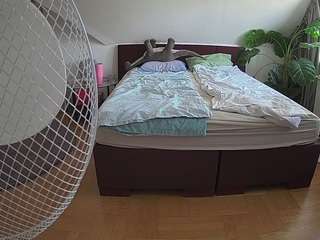 Cam Soda Snn camsoda voyeurcam-julmodels-whitebed-6