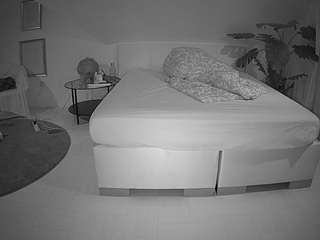 Cam Models camsoda voyeurcam-julmodels-whitebed-6