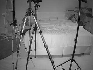 Cam Model camsoda voyeurcam-julmodels-whitebed-6