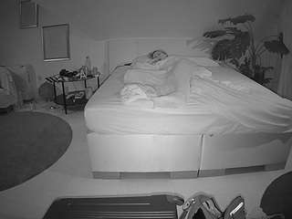 voyeurcam-julmodels-whitebed-6's preview