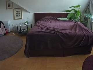 voyeurcam-julmodels-whitebed-6