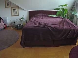 voyeurcam-julmodels-whitebed-6
