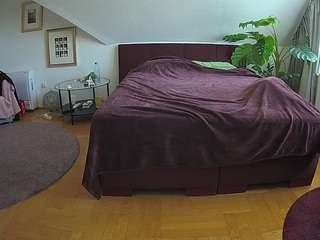 voyeurcam-julmodels-whitebed-6