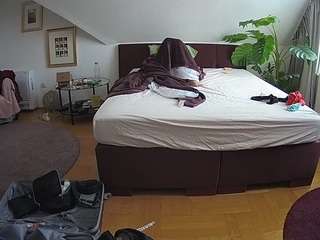 voyeurcam-julmodels-whitebed-6 Thumb Image