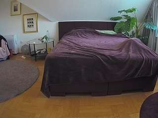 voyeurcam-julmodels-whitebed-6