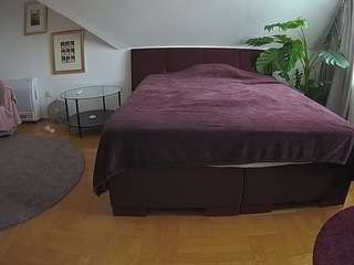 voyeurcam-julmodels-whitebed-6 Live Webcam on CamSoda