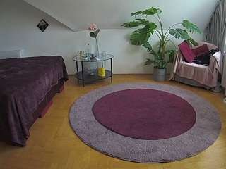voyeurcam-julmodels-whitebed-6 Webcam Model Profile