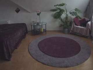 voyeurcam-julmodels-whitebed-6 Modèle Webcam Profil