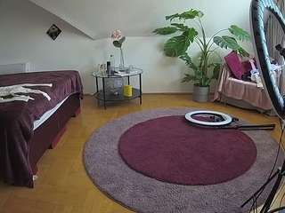 voyeurcam-julmodels-whitebed-6 - Cam en Direct