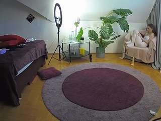 voyeurcam-julmodels-whitebed-6