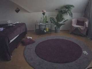 voyeurcam-julmodels-whitebed-6