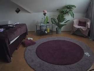 voyeurcam-julmodels-whitebed-6