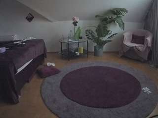 voyeurcam-julmodels-whitebed-6