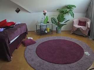 voyeurcam-julmodels-whitebed-6