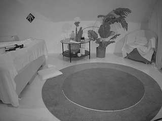 voyeurcam-julmodels-whitebed-6 Webcam Model Profile