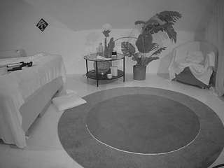 voyeurcam-julmodels-whitebed-6 - Cam en Direct
