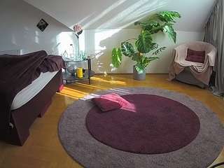 voyeurcam-julmodels-whitebed-6 Webcam Model Profile