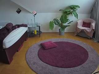 voyeurcam-julmodels-whitebed-6 Webcam Model Profile