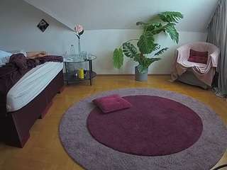 voyeurcam-julmodels-whitebed-6 Modèle Webcam Profil