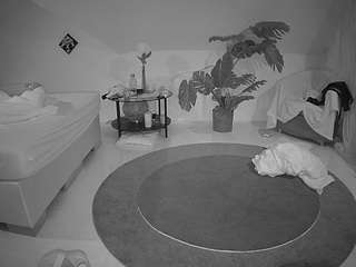 voyeurcam-julmodels-whitebed-6 Thumb Image