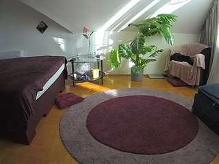 voyeurcam-julmodels-whitebed-6 camsoda