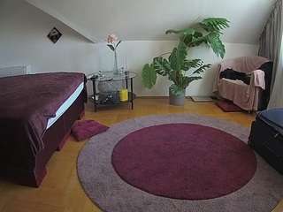 voyeurcam-julmodels-whitebed-6 camsoda