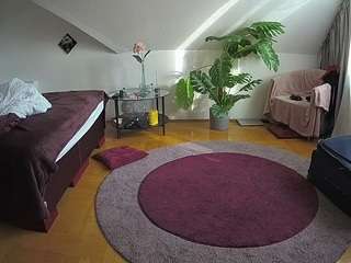 voyeurcam-julmodels-whitebed-6