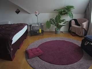 voyeurcam-julmodels-whitebed-6 Thumb Image