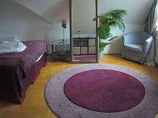 voyeurcam-julmodels-whitebed-6