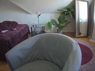 voyeurcam-julmodels-whitebed-6