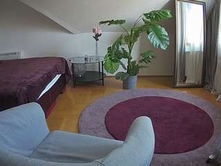 voyeurcam-julmodels-whitebed-6