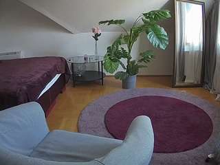 voyeurcam-julmodels-whitebed-6