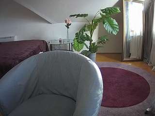 voyeurcam-julmodels-whitebed-6 camsoda