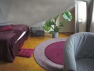voyeurcam-julmodels-whitebed-6 camsoda