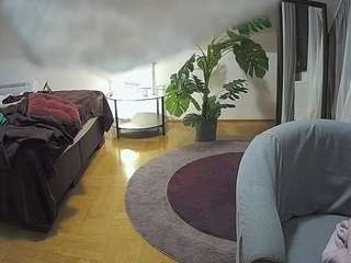 voyeurcam-julmodels-whitebed-6 camsoda