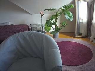 voyeurcam-julmodels-whitebed-6
