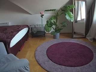 voyeurcam-julmodels-whitebed-6 camsoda