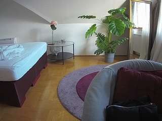 voyeurcam-julmodels-whitebed-6 webcam model