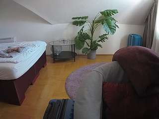 voyeurcam-julmodels-whitebed-6 webcam model