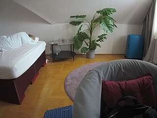 voyeurcam-julmodels-whitebed-6 - Live HD Webcam