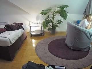 voyeurcam-julmodels-whitebed-6 webcam model