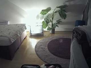 voyeurcam-julmodels-whitebed-6 webcam model