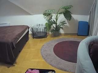 voyeurcam-julmodels-whitebed-6 camsoda