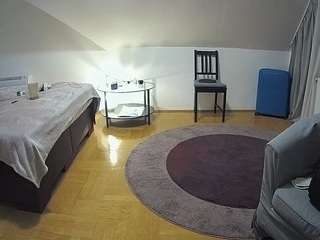 voyeurcam-julmodels-whitebed-6's CamSoda show and profile