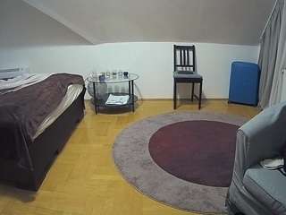 voyeurcam-julmodels-whitebed-6