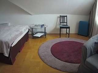 voyeurcam-julmodels-whitebed-6's CamSoda show and profile