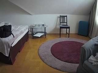 voyeurcam-julmodels-whitebed-6